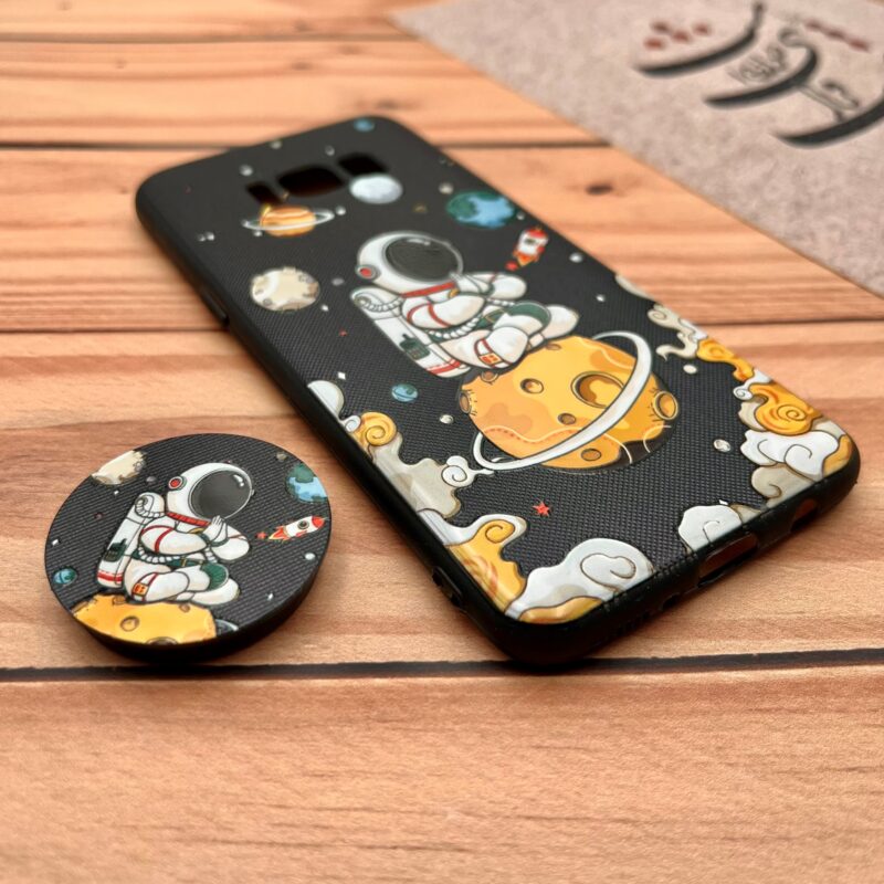 قاب گوشی Galaxy S8 سامسونگ فانتزی سوزنی برجسته طرح فضانوردی پاپ سوکت دار کد 60652 - Image 2