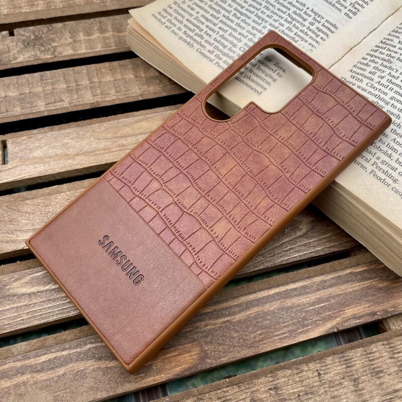 قاب گوشی Galaxy S23 Ultra سامسونگ چرمی کروکودیل لاکچری خاص رنگ عسلی کد 19528 - Image 2