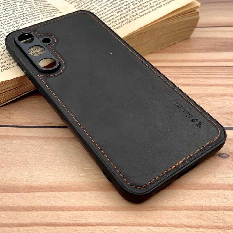 قاب گوشی Galaxy S23 FE سامسونگ کلاسیک برند DADOO دادوو چرمی دوخت دار اورجینال محافظ لنز دار رنگ مشکی کد 74237 - Image 2