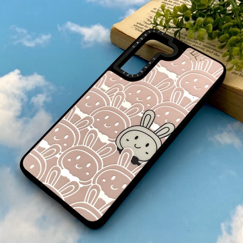 قاب گوشی Galaxy S21 FE سامسونگ آینه ای لوکس دور سیلیکونی CASETIFY اورجینال طرح خرگوش کد 87333 - Image 2