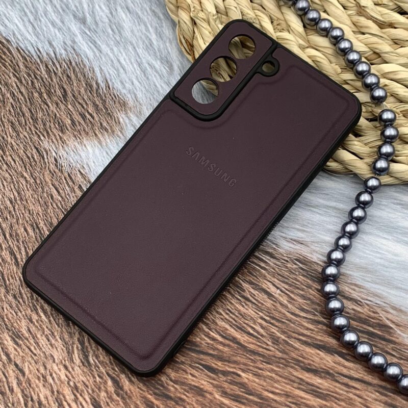قاب گوشی Galaxy S21 FE سامسونگ Leather Case کلاسیک اورجینال چرمی محافظ لنز دار شرابی کد 98322 - Image 2