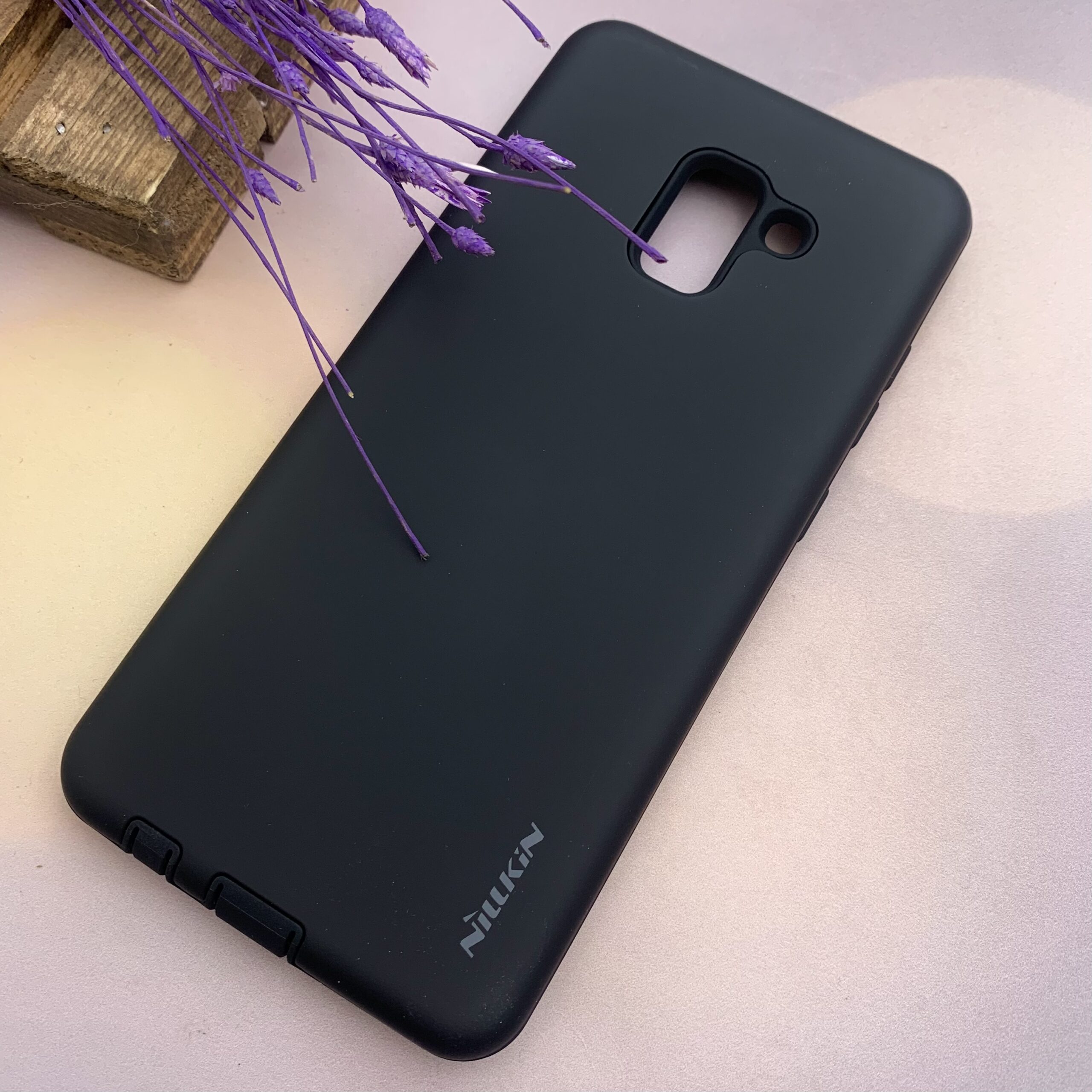 قاب گوشی Galaxy A8 Plus سامسونگ دو تکه Nillkin ضد ضربه با محافظ سوکت شارژ مشکی کد 10076 - Image 2