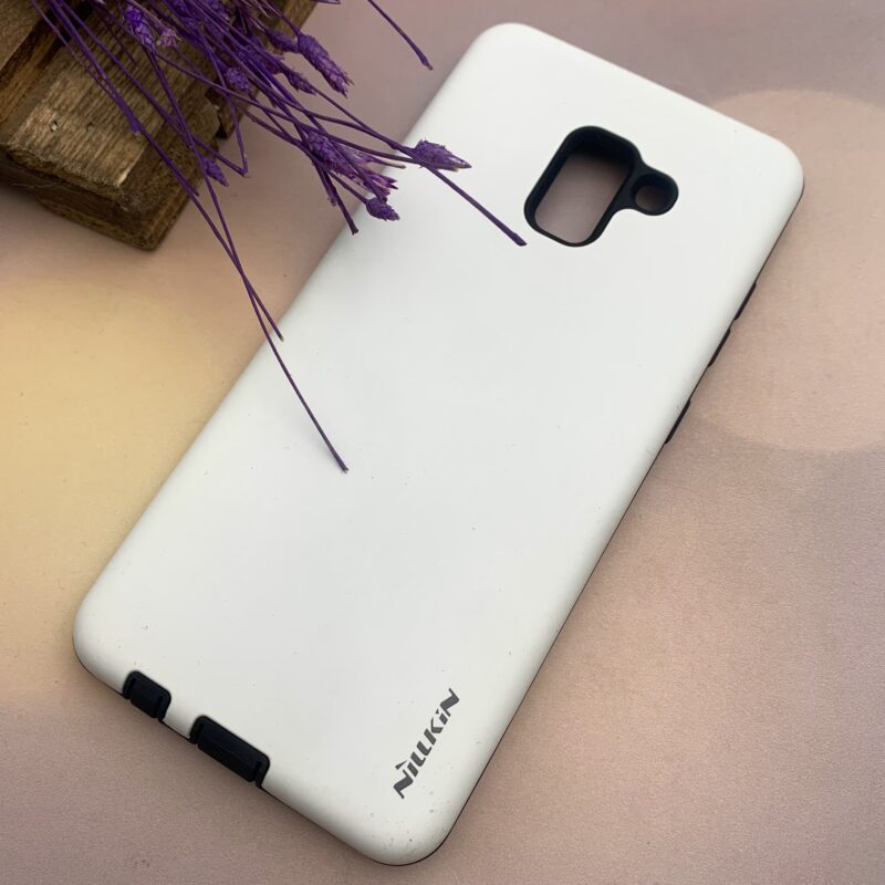 قاب گوشی Galaxy A8 Plus سامسونگ دو تکه Nillkin ضد ضربه با محافظ سوکت شارژ سفید کد 97771 - Image 2