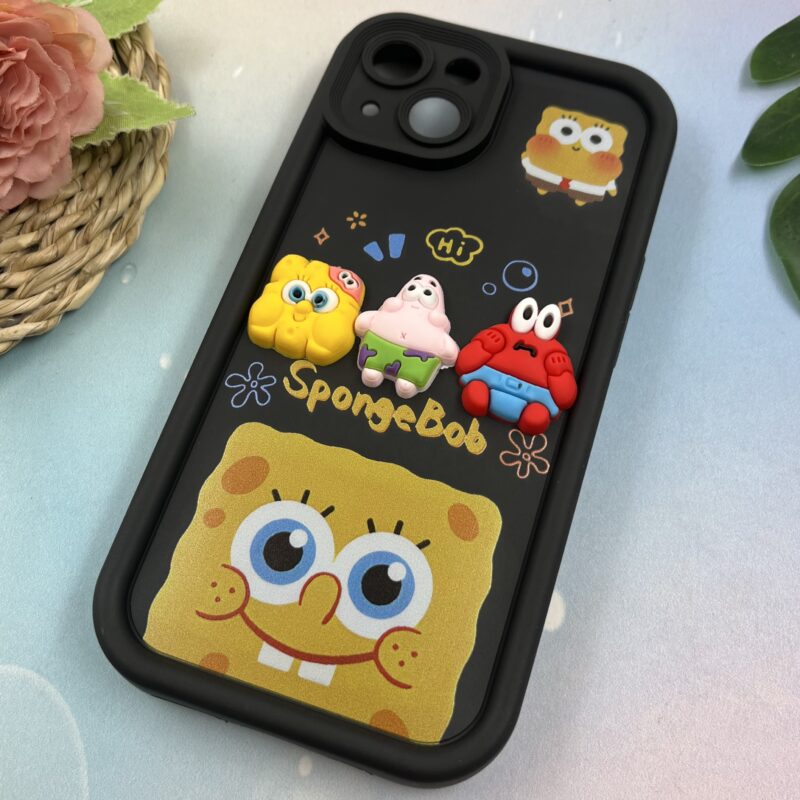 قاب گوشی iPhone 13 آیفون سیلیکونی Solid Case عروسکی برجسته پاتریک و باب اسفنجی مشکی محافظ لنز دار کد 99420 - Image 2
