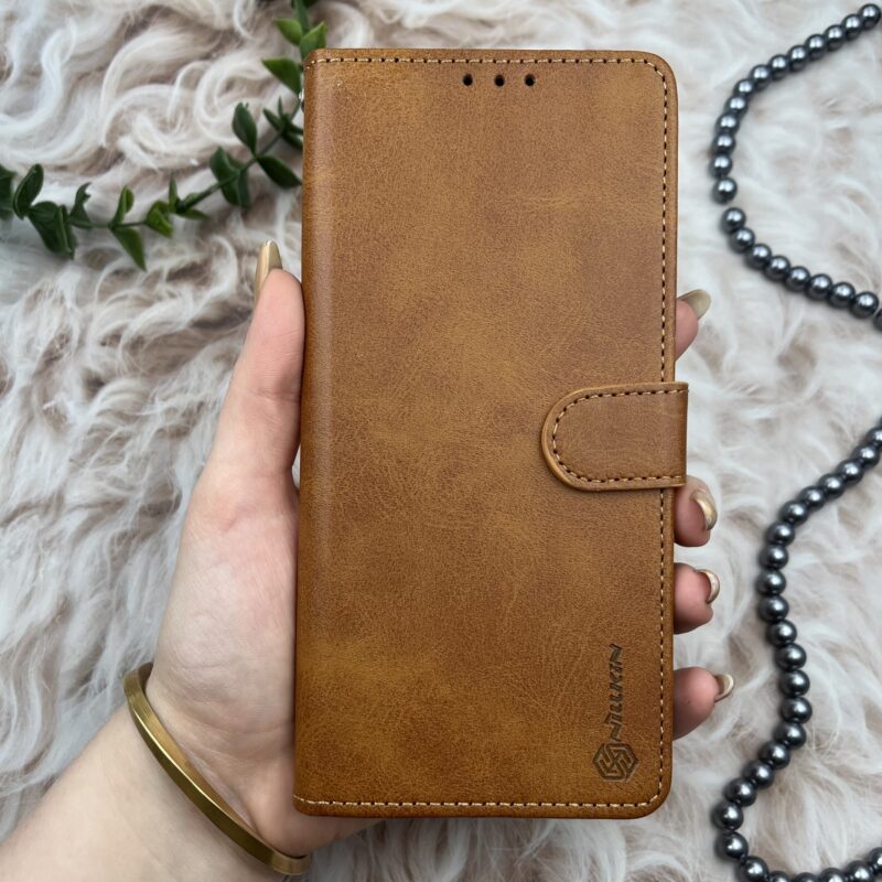 کیف گوشی Galaxy A16 سامسونگ چرم مگنتی جاکارتی محافظ لنز دار نیلکین NILLKIN بند آویز دار عسلی کد 12816 - Image 3