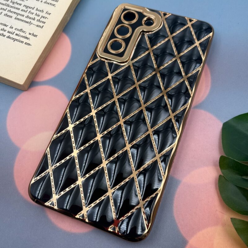 قاب گوشی Galaxy S21 FE سامسونگ سیلیکونی طرح برجسته پافری My Case دور طلایی محافظ لنز دار دور طلایی مشکی کد 27676 - Image 2