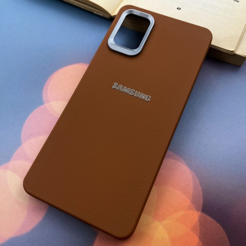 قاب گوشی Galaxy A51 سامسونگ Leather Design طرح چرم لوگو برجسته لنز کروم اسپرت عسلی کد 79480 - Image 2