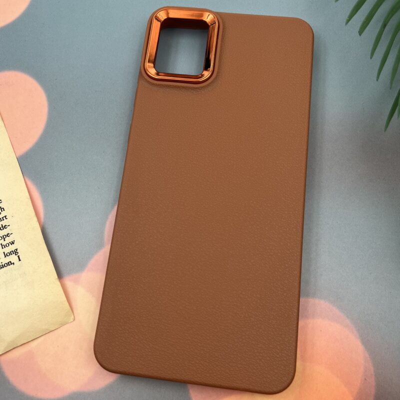 قاب گوشی Galaxy A05 سامسونگ Leather Design طرح چرم لنز متال عسلی کد 77106 - Image 2