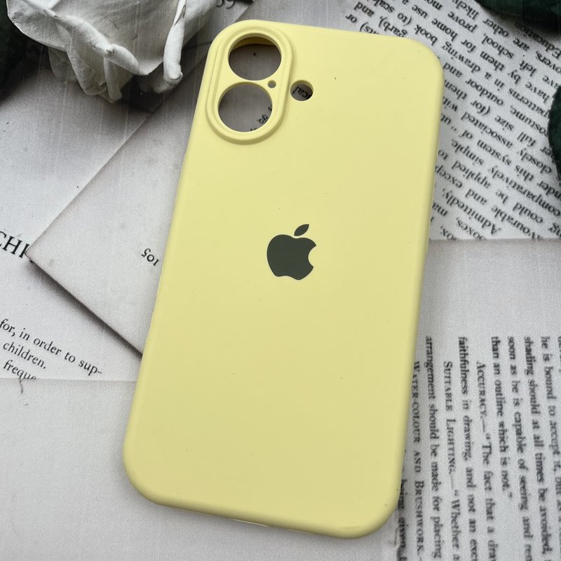 قاب گوشی iPhone 16 آیفون سیلیکونی پاک کنی اورجینال داخل پارچه ای محافظ لنز دار رنگ لیمویی کد 35942 - Image 2