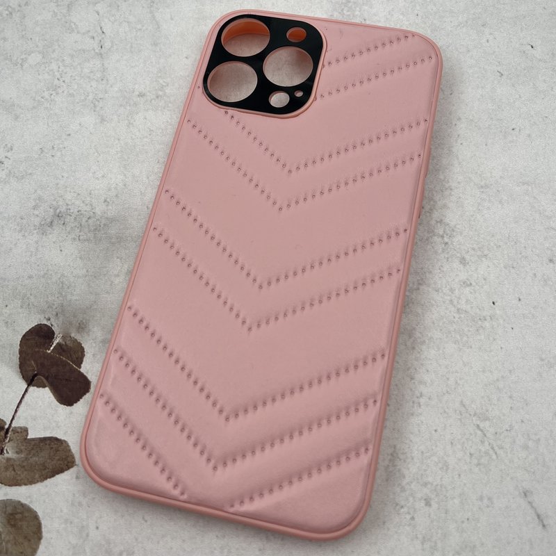 قاب گوشی iPhone 13 Pro Max آیفون پافری چرمی بالشتی طرح دوخت محافظ لنز دار صورتی کد 73831 - Image 2