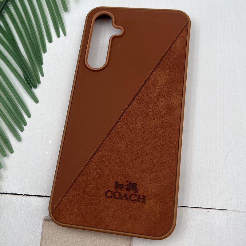 قاب گوشی Galaxy S23 FE سامسونگ چرم Coach کلاسیک طرح دوخت عسلی کد 40299 - Image 2