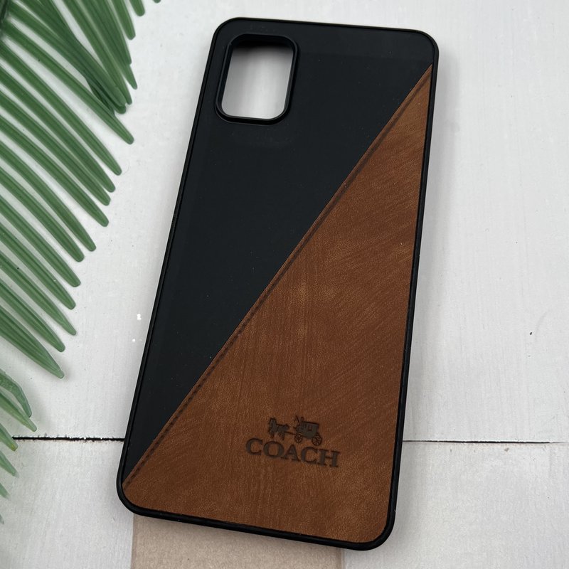 قاب گوشی Galaxy A31 سامسونگ چرم Coach کلاسیک طرح دوخت مشکی عسلی کد 45573 - Image 2