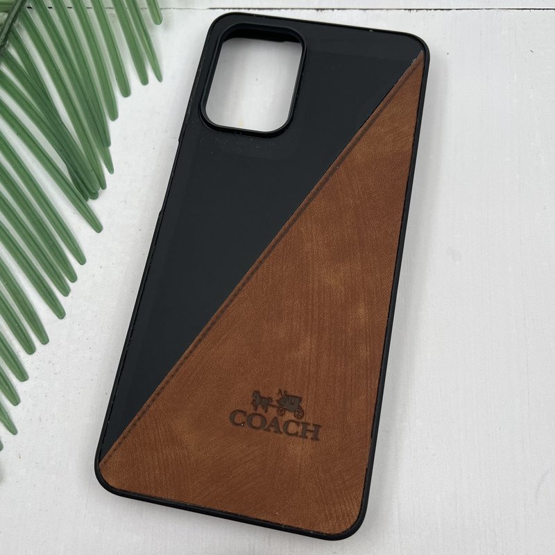 قاب گوشی Galaxy A22 4G / Galaxy M32 4G سامسونگ چرم Coach کلاسیک طرح دوخت مشکی عسلی کد 68435 - Image 2