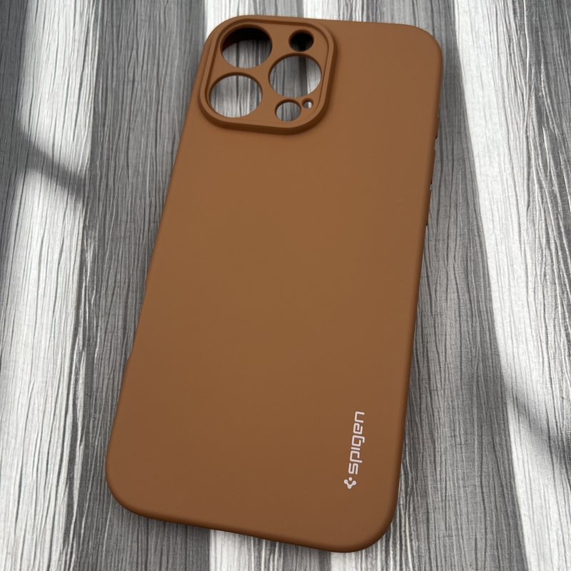 قاب گوشی iPhone 16 Pro Max آیفون سیلیکونی Spigen اورجینال داخل پارچه ای محافظ لنز دار قهوه ای کد 69811 - Image 2
