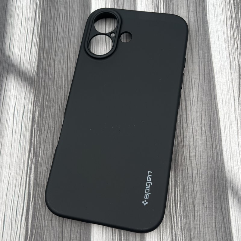 قاب گوشی iPhone 16 آیفون سیلیکونی Spigen اورجینال داخل پارچه ای محافظ لنز دار مشکی کد 90613 - Image 2