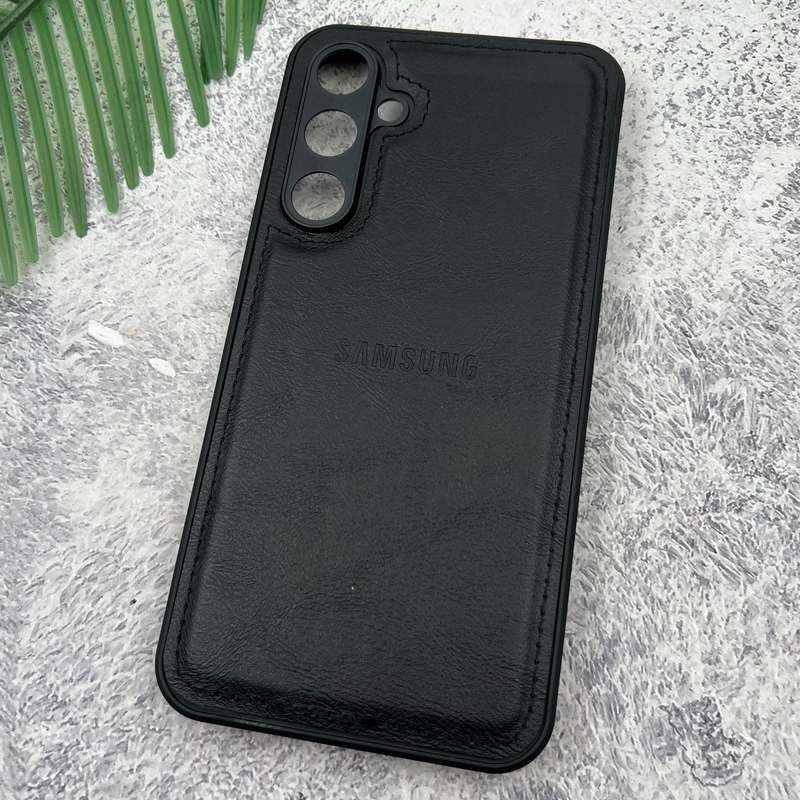 قاب گوشی Galaxy S23 FE سامسونگ Leather Case چرم اورجینال داخل پارچه ای لوگو دار کلاسیک محافظ لنز دار مشکی کد 92717 - Image 2