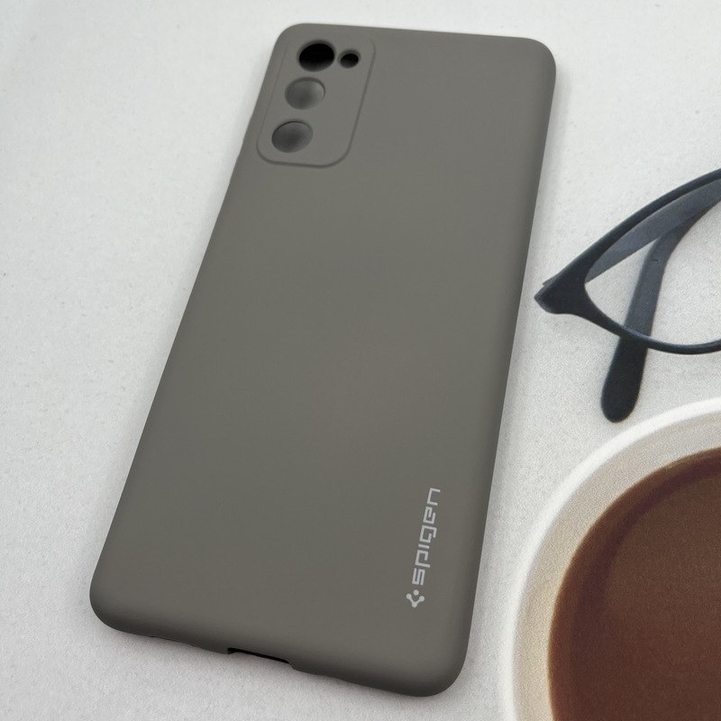 قاب گوشی Galaxy S20 FE سامسونگ سیلیکونی Spigen اورجینال داخل پارچه ای محافظ لنز دار تیتانیوم کد 21945 - Image 2