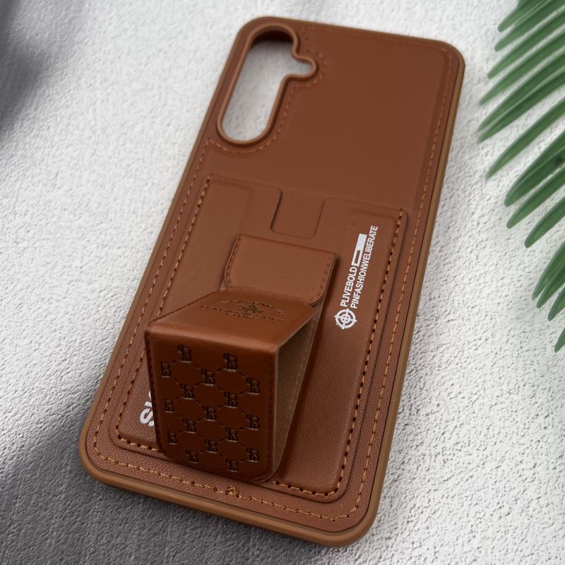 قاب گوشی Galaxy A55 سامسونگ جاکارتی استندشو SKINARMA چرم پولو دوخت دار عسلی کد 51340 - Image 2