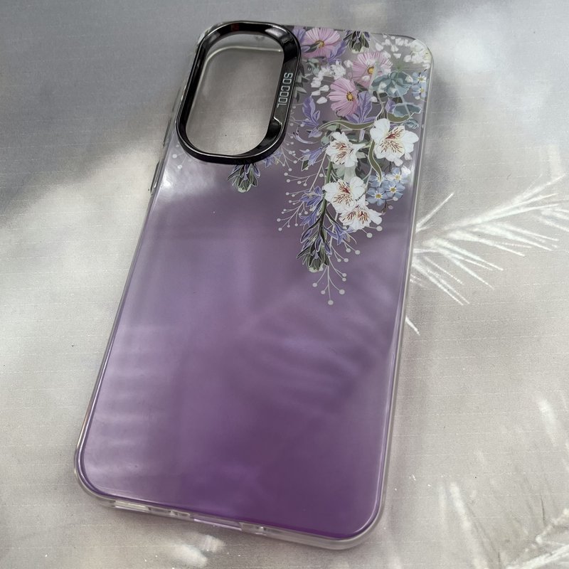 قاب گوشی Galaxy A35 سامسونگ So Cool لنز برجسته متال Flower طرح گل سفید یاسی کد 54367 - Image 2