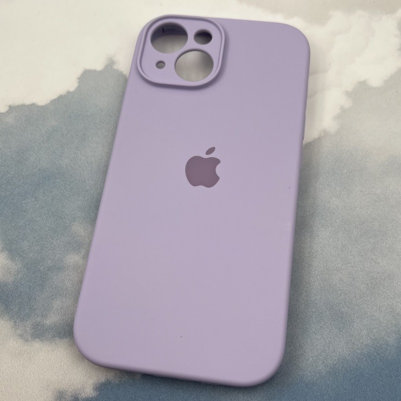 قاب گوشی iPhone 15 آیفون سیلیکونی پاک کنی اورجینال داخل پارچه ای محافظ لنز دار رنگ یاسی روشن کد 85077 - Image 2