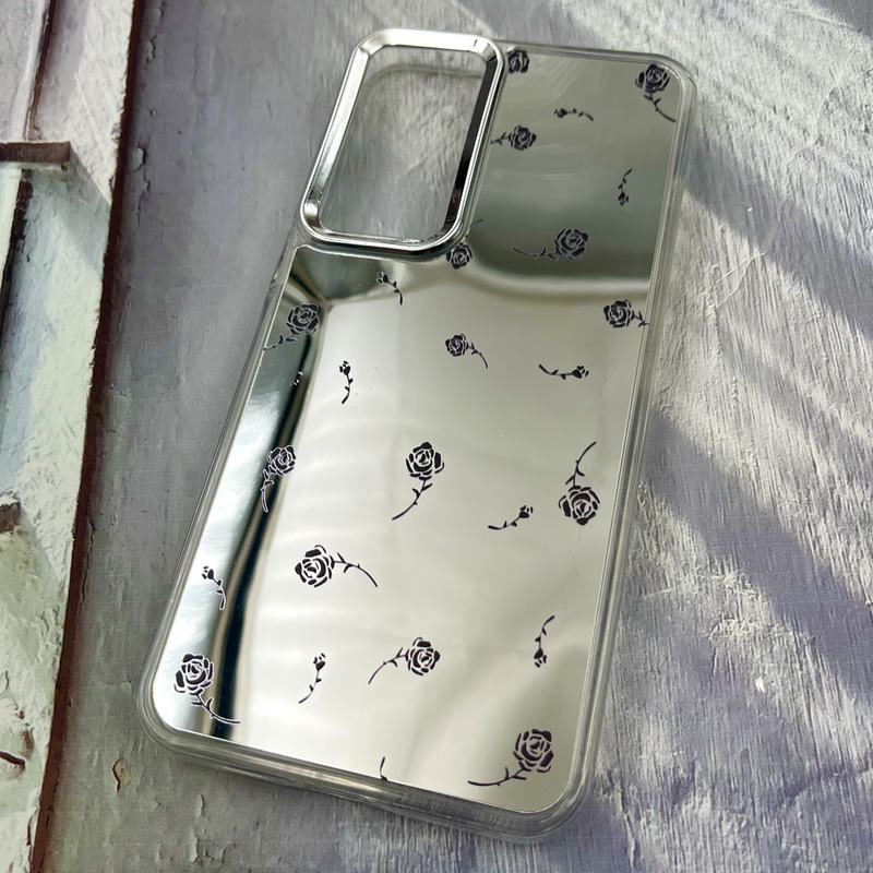 قاب گوشی Galaxy A55 سامسونگ آینه ای Mirror Case لنز Silver طرح رز مشکی لوکس کد 88430 - Image 2