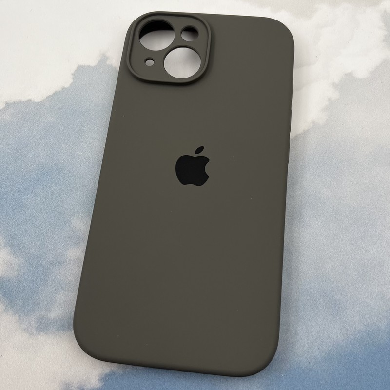 قاب گوشی iPhone 15 آیفون سیلیکونی پاک کنی اورجینال داخل پارچه ای محافظ لنز دار رنگ خاکستری روشن کد 98141 - Image 2
