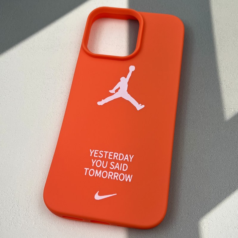 قاب گوشی iPhone 16 Pro Max آیفون Silicon Case سیلیکونی لنز برجسته طرح Jordan نارنجی کد 80972 - Image 2