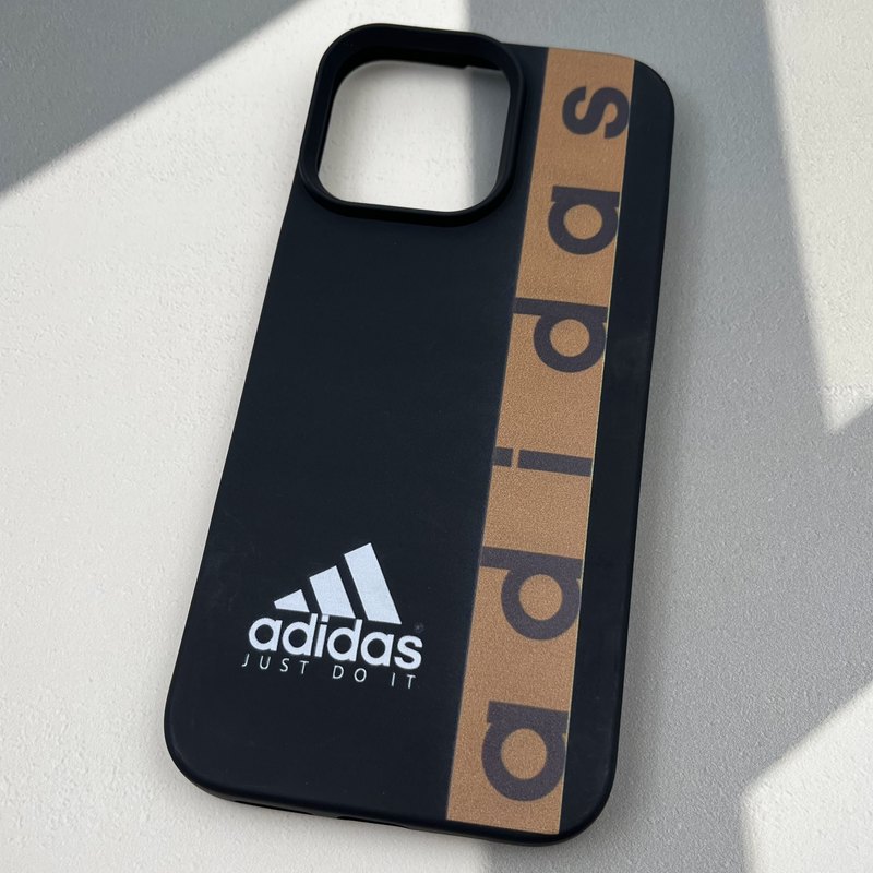 قاب گوشی iPhone 16 Pro Max آیفون Silicon Case سیلیکونی لنز برجسته طرح Adidas کد 84017 - Image 2