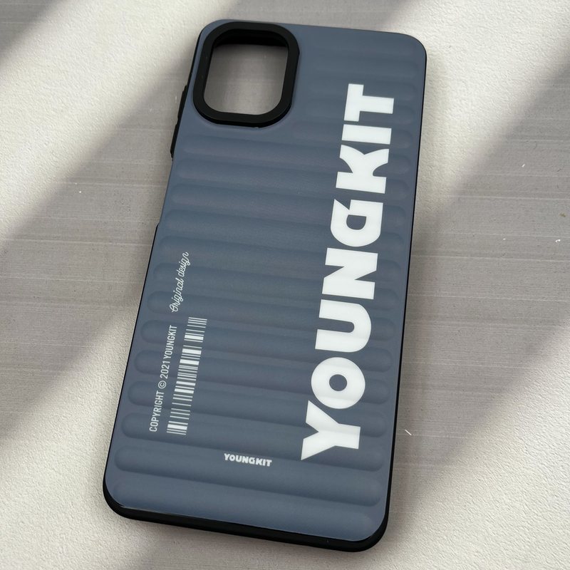 قاب گوشی Galaxy A06 سامسونگ YOUNGKIT دور سیلیکونی لنز برجسته طرح بارکد آبی فیلی کد 94107 - Image 2