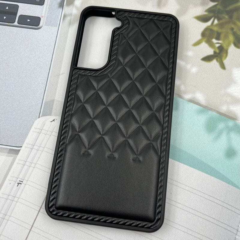 قاب گوشی Galaxy S21 FE سامسونگ Premium Case چرم پافر لوزی بالشتی لوکس مشکی کد 27434 - Image 2