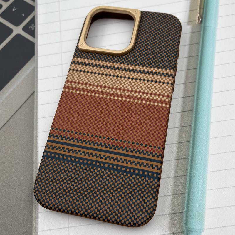 قاب گوشی iPhone 16 Pro Max آیفون PROTECTION CASE سیلیکونی طرح کربن رنگی داخل پارچه ای Gold Lense قهوه ای نارنجی کد 19635 - Image 2