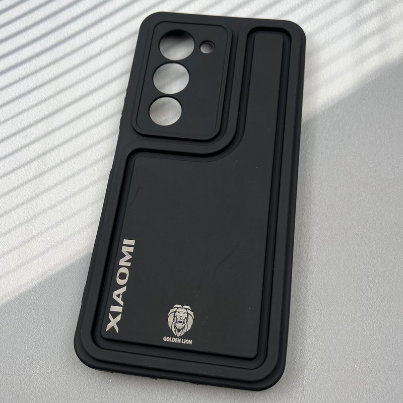 قاب گوشی Redmi 15 شیائومی Solid Case سیلیکونی Golden Lion منحنی محافظ لنز دار مشکی کد 53046 - Image 2