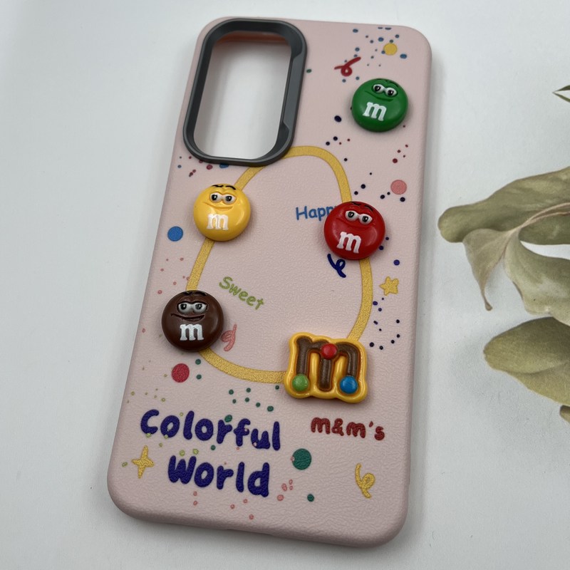 قاب گوشی Galaxy S24 FE سامسونگ Texture سیلیکونی Leather Case عروسکی برجسته طرح فانتزی لنز کرومی صورتی کد 143042 - Image 2