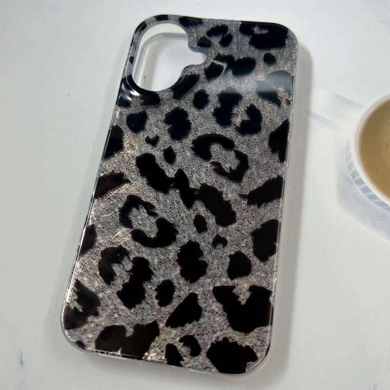 قاب گوشی iPhone 16 آیفون Leopard Case لاکچری طرح پلنگی لنز برجسته خاکستری کد 266466 - Image 2