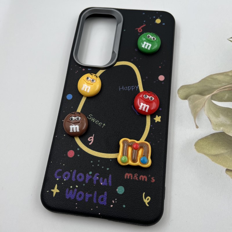 قاب گوشی Galaxy S24 FE سامسونگ Texture سیلیکونی Leather Case عروسکی برجسته طرح فانتزی لنز کرومی مشکی کد 604574 - Image 2