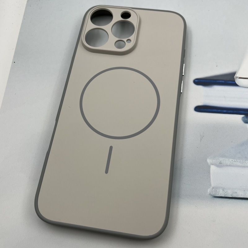 قاب گوشی iPhone 16 Pro Max آیفون سیلیکونی Soft Case پاستلی طرح مگ سیف Magsafe محافظ لنز دار سفید کد 81603 - Image 2
