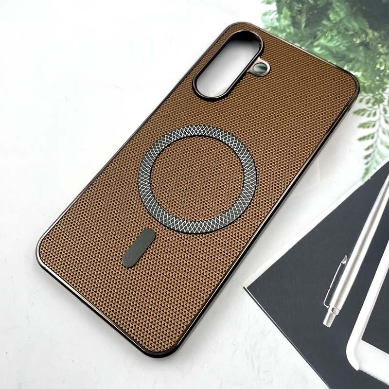 قاب گوشی Galaxy A26 سامسونگ Creative Case طرح کربن مگ سیف فلزی Magsafe اورجینال متال لوکس صحرایی کد 103537 - Image 2