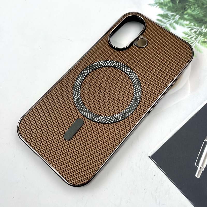 قاب گوشی iPhone 16 آیفون Creative Case طرح کربن مگ سیف فلزی Magsafe اورجینال متال لوکس صحرایی کد 117812 - Image 2