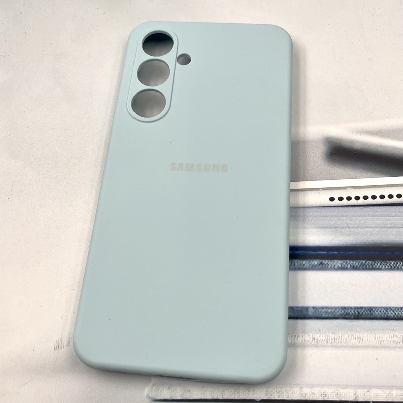 قاب گوشی Galaxy S24 FE سامسونگ سیلیکونی پاک کنی اورجینال داخل پارچه ای محافظ لنز دار آبی آسمانی کد 519495 - Image 2
