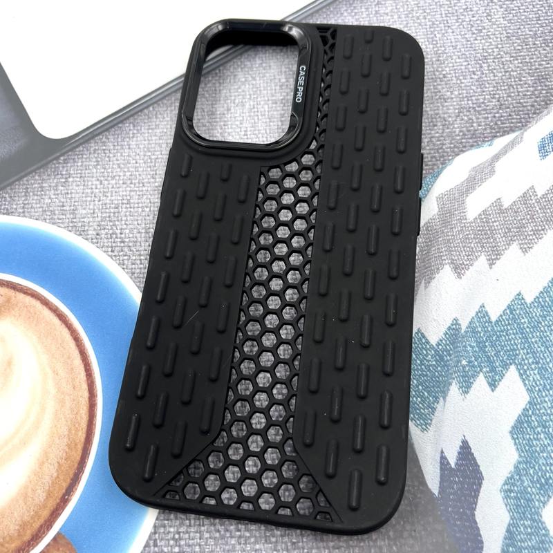 قاب گوشی iPhone 16 آیفون Honeycomb Case سیلیکونی طرح کندویی لنز برجسته ضد ضربه مشکی کد 591377 - Image 2