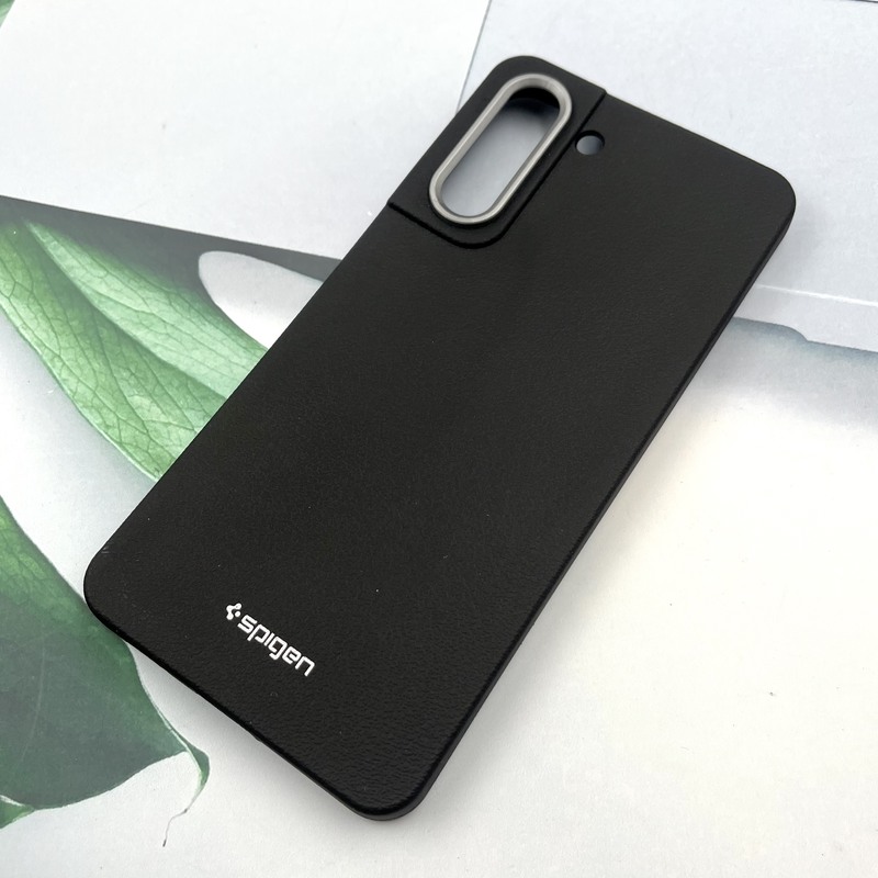 قاب گوشی Galaxy S21 FE سامسونگ سیلیکونی Spigen کلاسیک لنز برجسته کرومی رنگ مشکی کد 801064 - Image 2