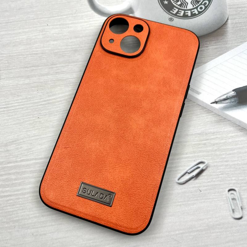 قاب گوشی iPhone 13 / iphone 14 آیفون چرمی کلاسیک پلاک دار SULADA محافظ لنز دار نارنجی کد 911525 - Image 2