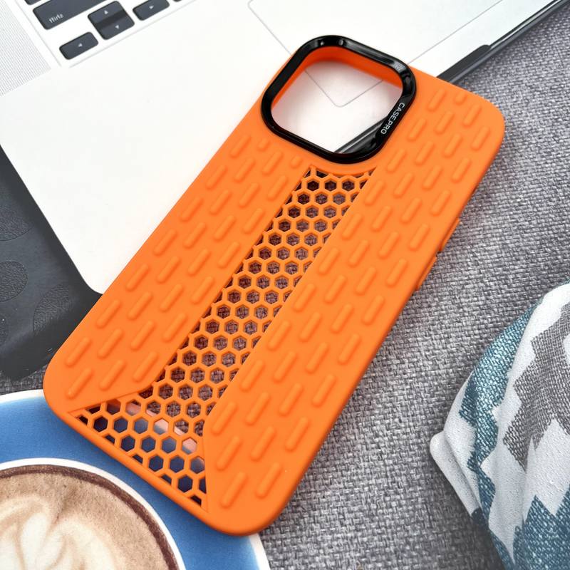قاب گوشی iPhone 13 Pro آیفون Honeycomb Case سیلیکونی طرح کندویی لنز برجسته ضد ضربه نارنجی کد 954200 - Image 2
