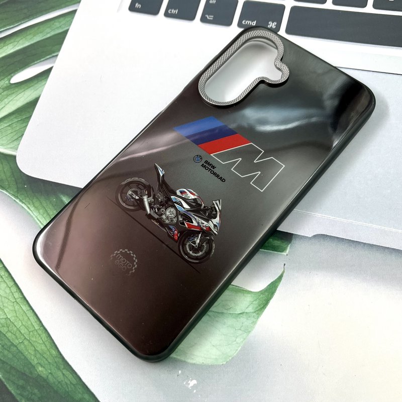 قاب گوشی Galaxy A26 سامسونگ Carbon Lens اورجینال لنز برجسته کربن اسپرت طرح موتور BMW کد 972744 - Image 2