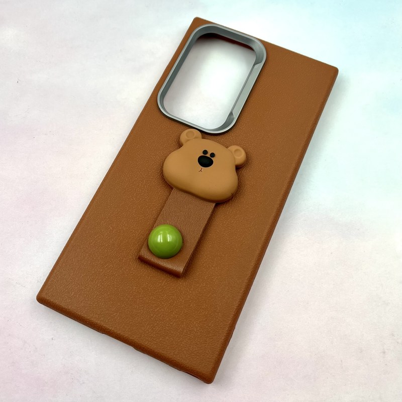 قاب گوشی Galaxy S24 Ultra سامسونگ Leather Design عروسکی تدی فینگر بند لنز کروم عسلی کد 574189 - Image 2
